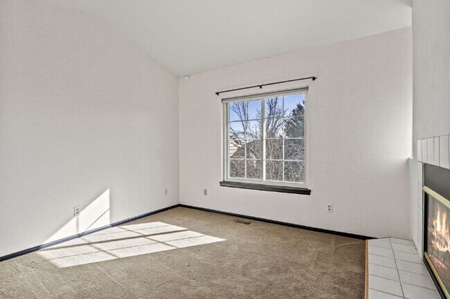 Building Photo - Huge Open-Concept Home in the Vibrant Briargate Neighborhood!