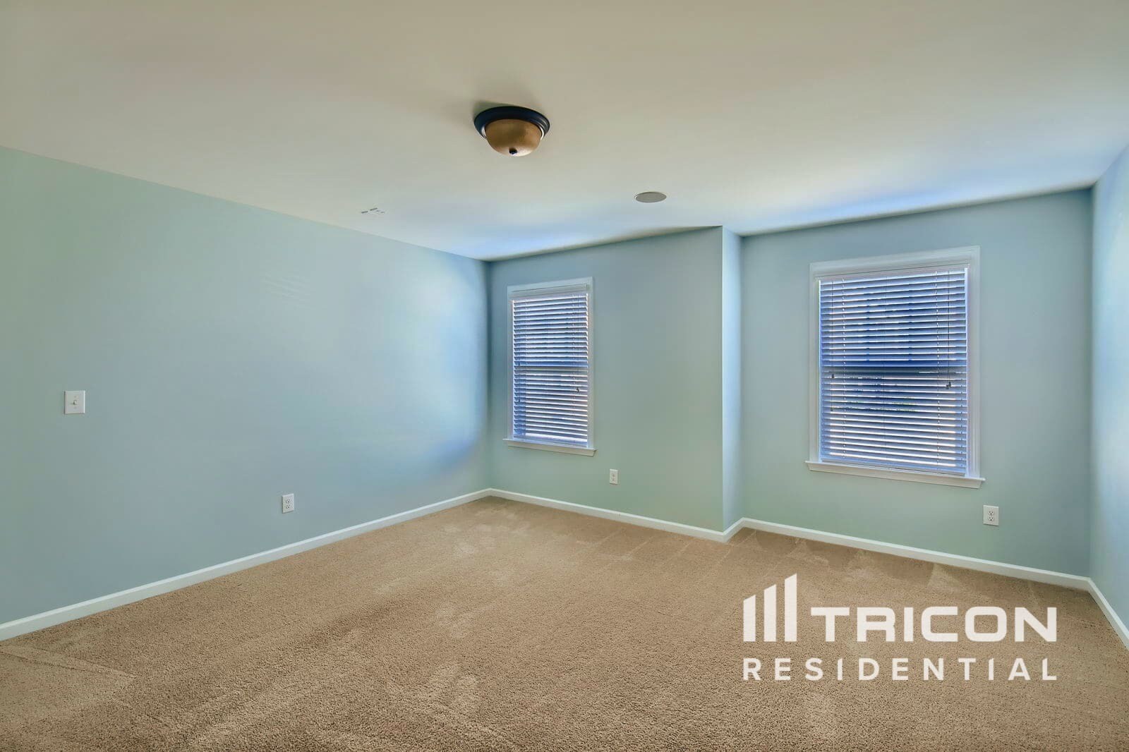 Building Photo - 2102 Eddie Massey Ln