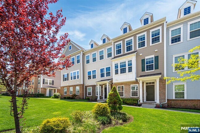 Building Photo - 117 Truman Dr