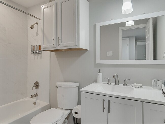 Building Photo - 2922 Clover Valley Dr