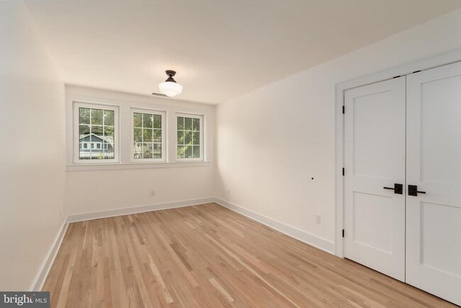 Building Photo - 3903 Legation St NW