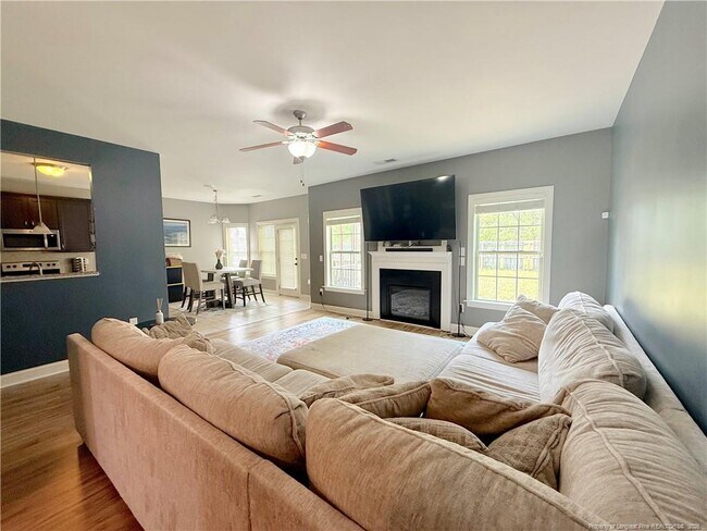 Building Photo - 418 Century Dr