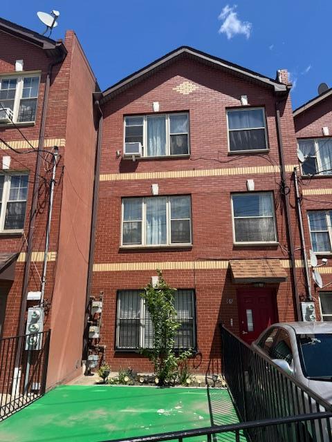 Building Photo - 769 Fountain Ave
