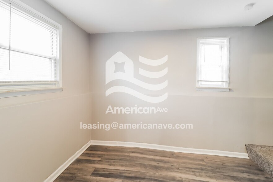 Building Photo - 1593 Leblanc St