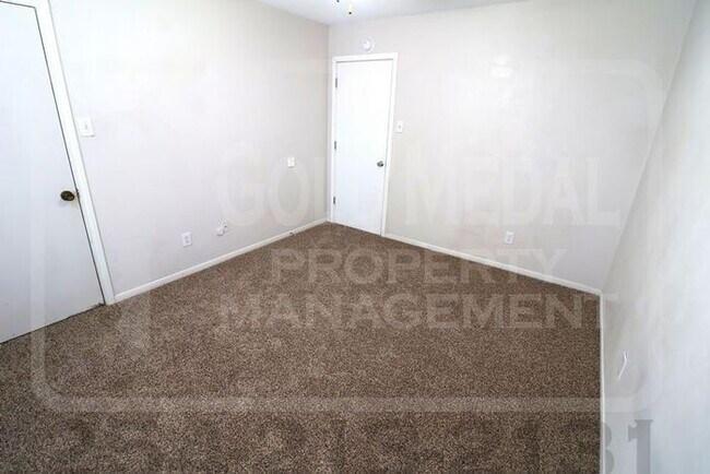 Building Photo - 503 Longhorn Cir