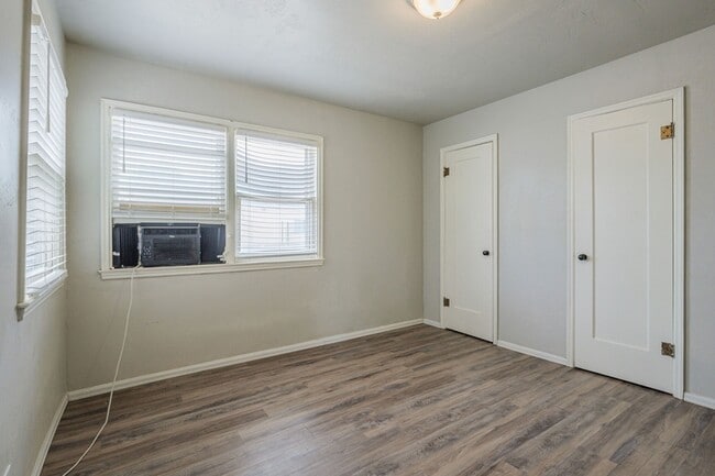 Building Photo - 1717 Cannell Ave