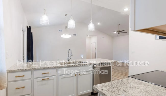 Building Photo - 3312 SE 22nd St