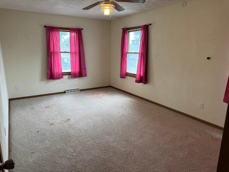 Building Photo - 2107 Tanglefoot Ln