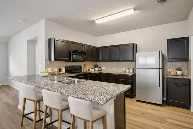 Building Photo - 13205 Henneman Dr