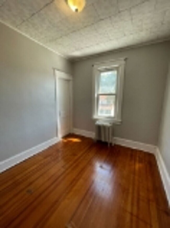 Building Photo - 13 S Marshall St