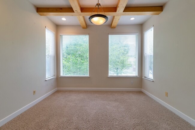 Building Photo - Jewel up in Alpine