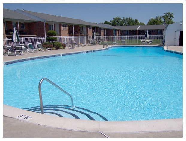 Pool - Orangewood Apartments