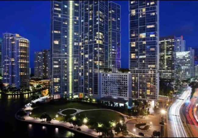 Building Photo - 481 Brickell Ave