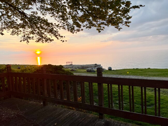 Building Photo - 4528 Edgewater Dr