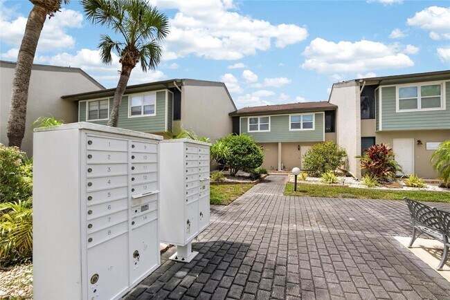 Building Photo - 1028 Apollo Beach Blvd