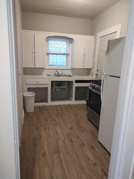 Building Photo - 2117 N Elmendorf St