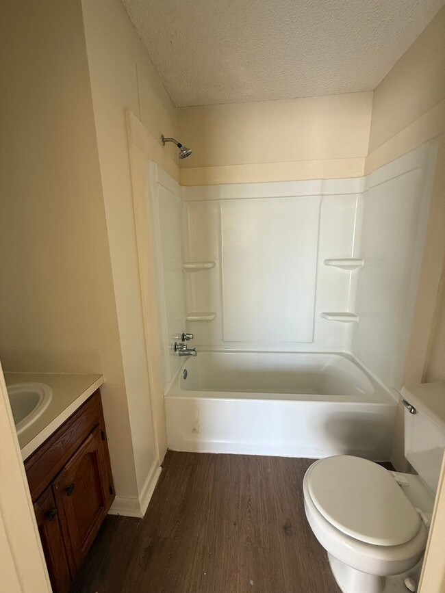 Building Photo - 2BD 2.5BA CONDO WITH WATER INCLUDED