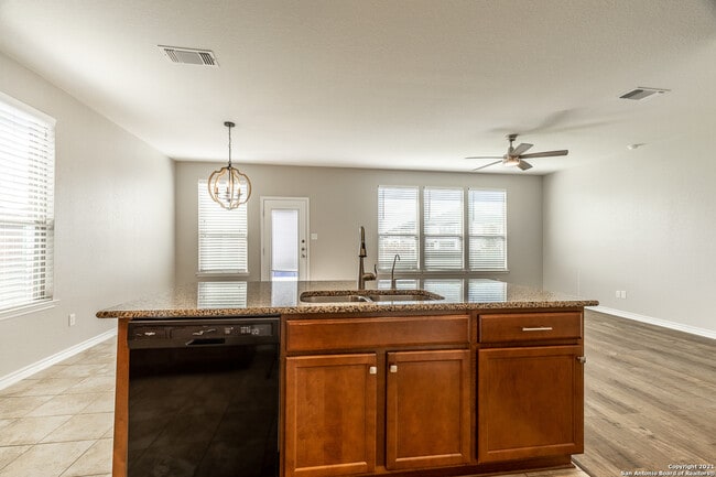 Building Photo - 682 Pond Springs