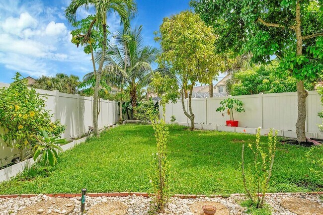 Building Photo - 3354 Greenview Terrace W