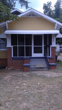 Building Photo - Charming Cottage