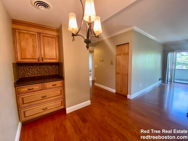 Building Photo - 20 Stearns Rd