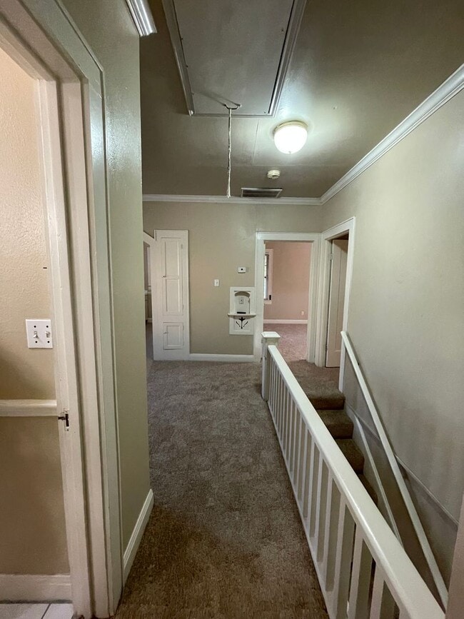 Building Photo - 2bed/1bath Duplex