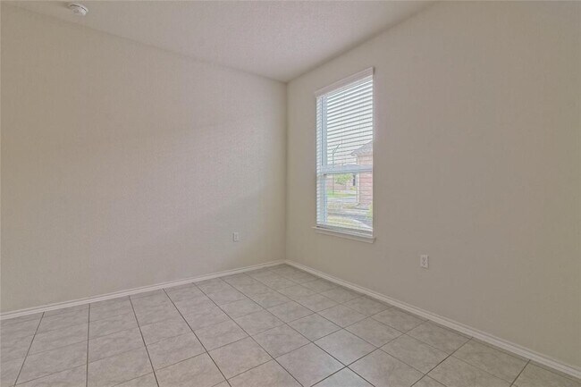 Building Photo - 608 Benton Ln