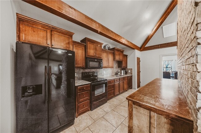 Building Photo - 3301 SW Stonepoint Ave