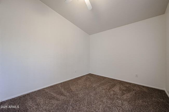 Building Photo - 453 N 105th Pl