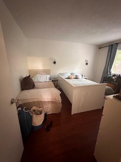 Building Photo - 16206 Laurel Dr