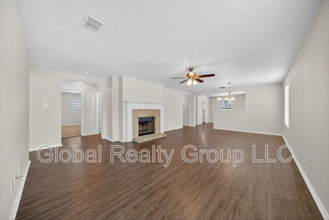 Building Photo - 16610 Retama Crown