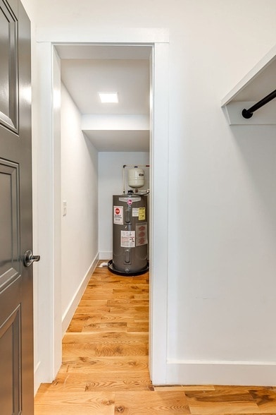 Building Photo - 1710 Nassau St