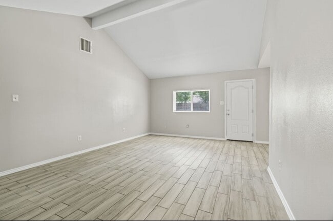 Building Photo - 6811 Feather Creek Dr