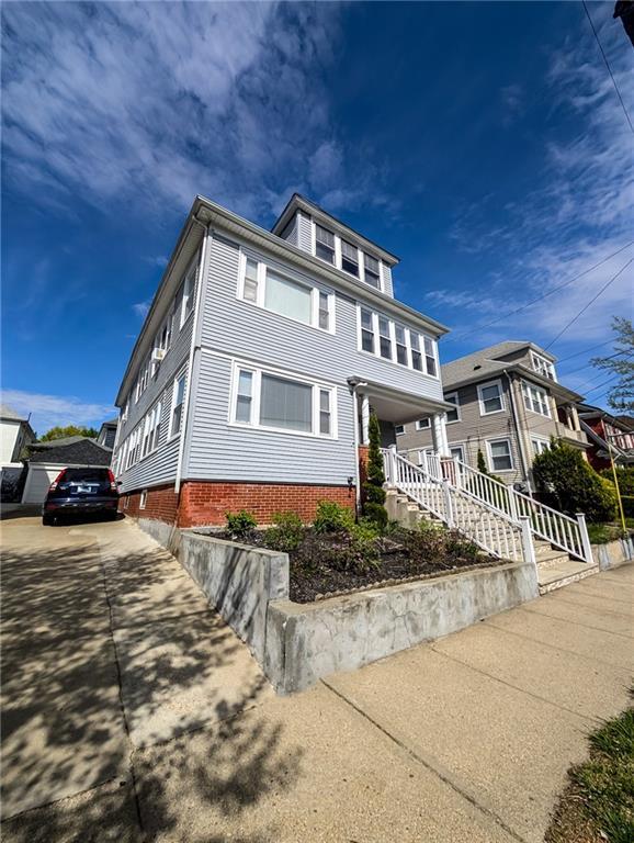 Building Photo - 364 Academy Ave
