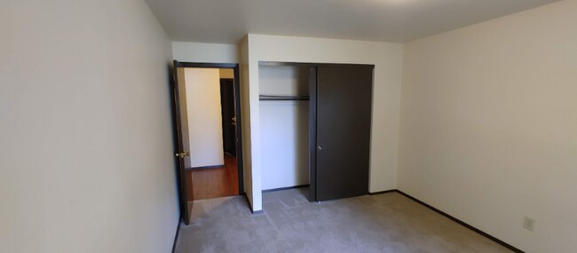 Building Photo - 5101 N Lovers Lane Rd