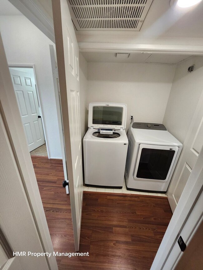 Building Photo - Coming Soon: 2beds/2bath Condo near Victoria Gardens!