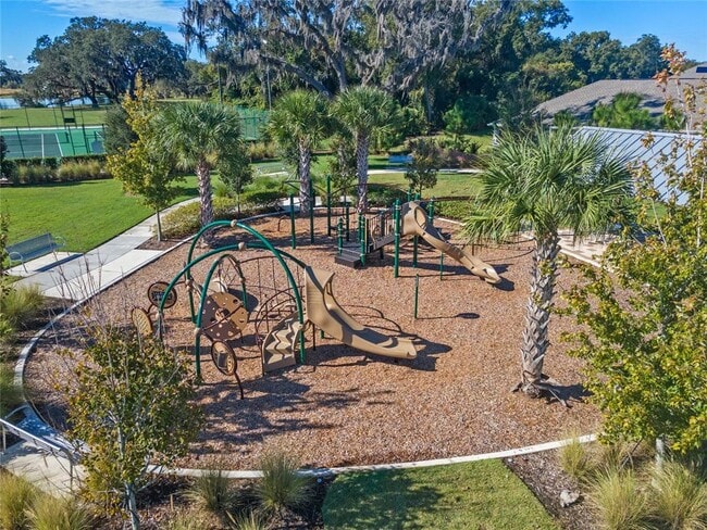 Building Photo - 1941 Summer Serenity Dr