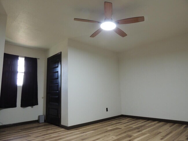 Building Photo - 2816 Catalina Dr