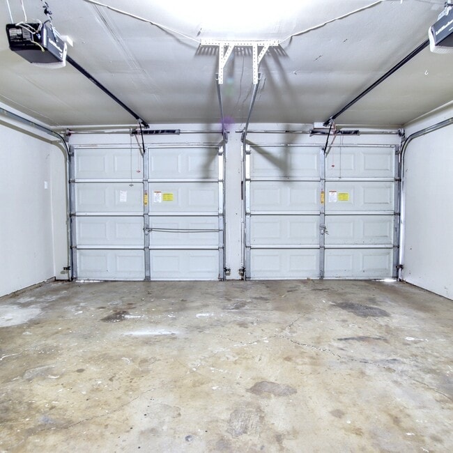 Building Photo - 1520 Sunnybrook Dr