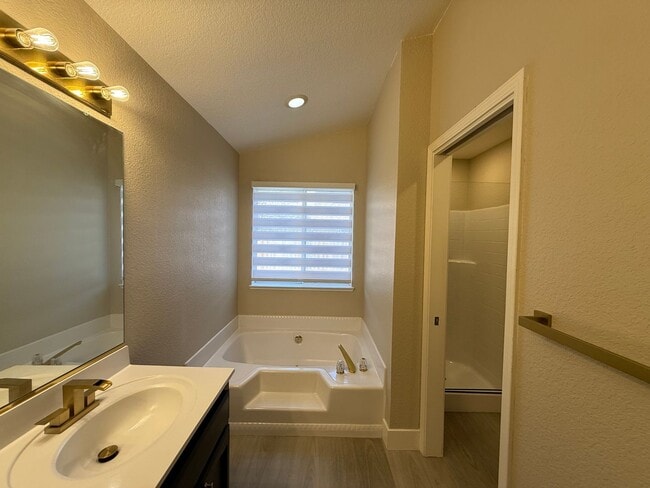 Building Photo - Newly updated 3-bedroom single story home!