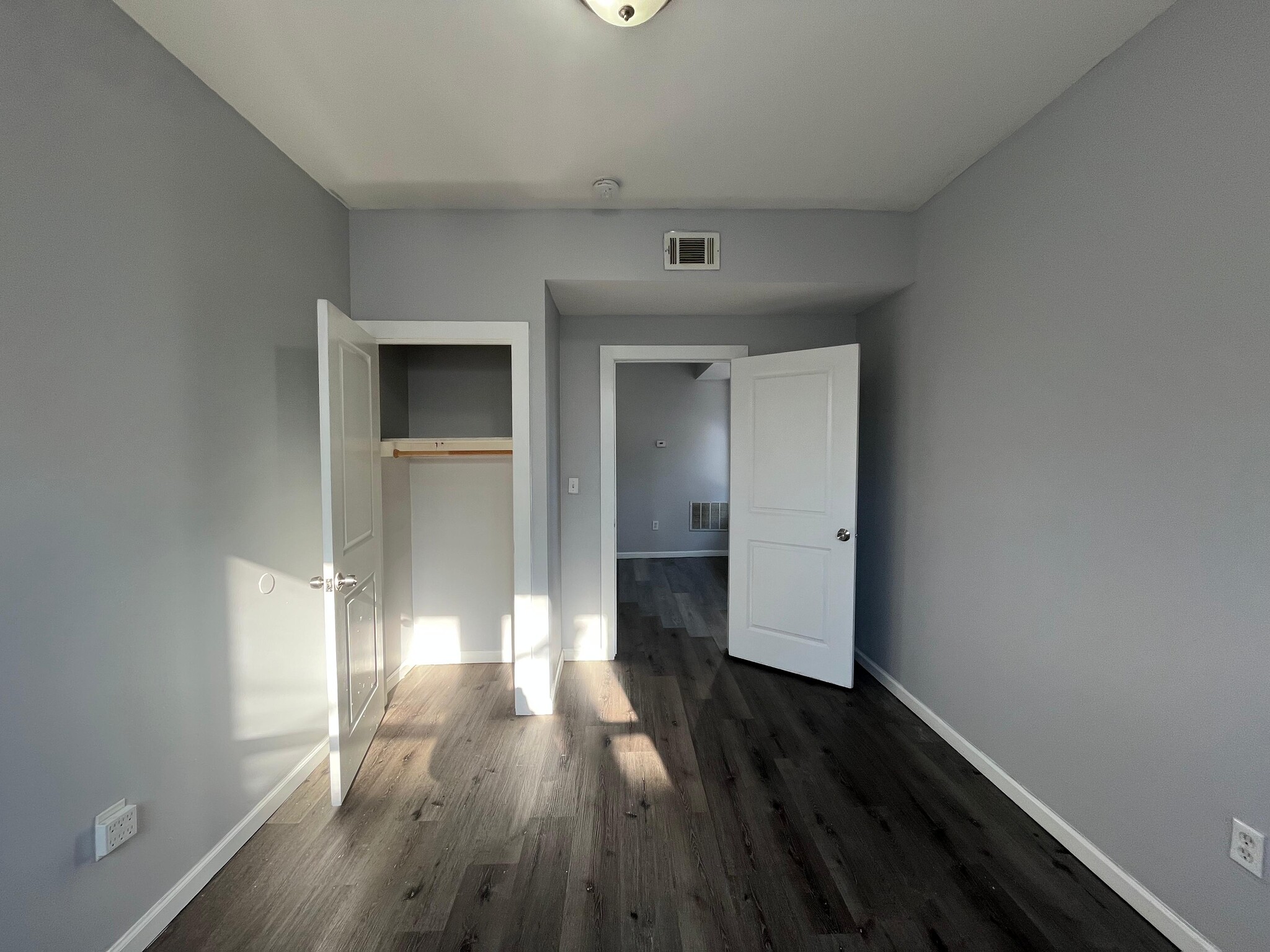 Building Photo - 123 Wade St