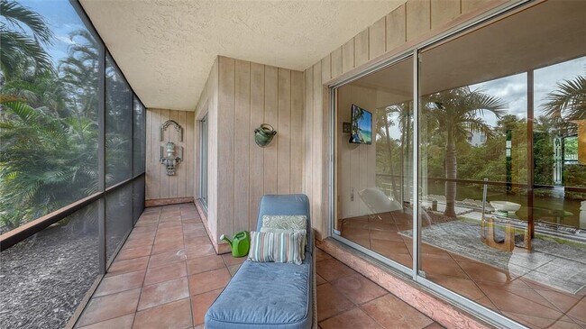 Building Photo - 1650 Pine Tree Ln