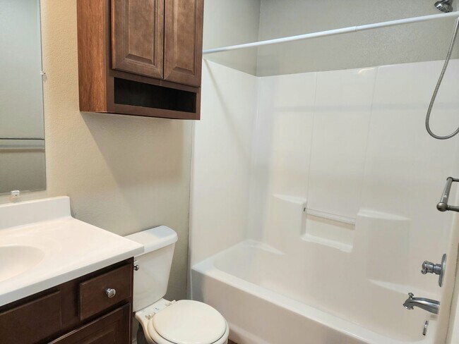 Building Photo - 1101 W 15th St