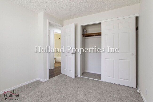 Building Photo - 6685-6687 SW 192nd Ave