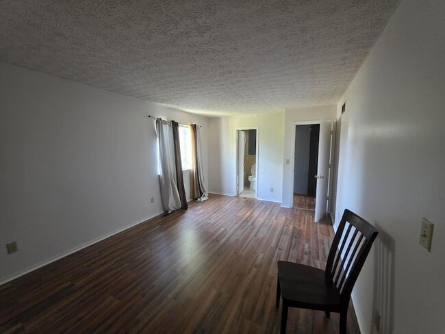 Building Photo - 7006 Finchley Dr