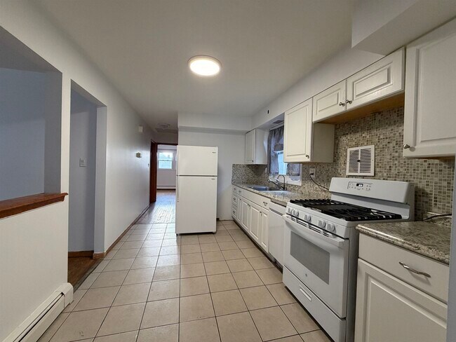 Building Photo - 57 Magnolia Ave