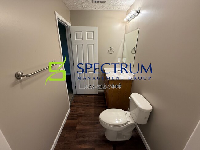 Building Photo - 3 bedroom, 2 bathroom home in White Pine