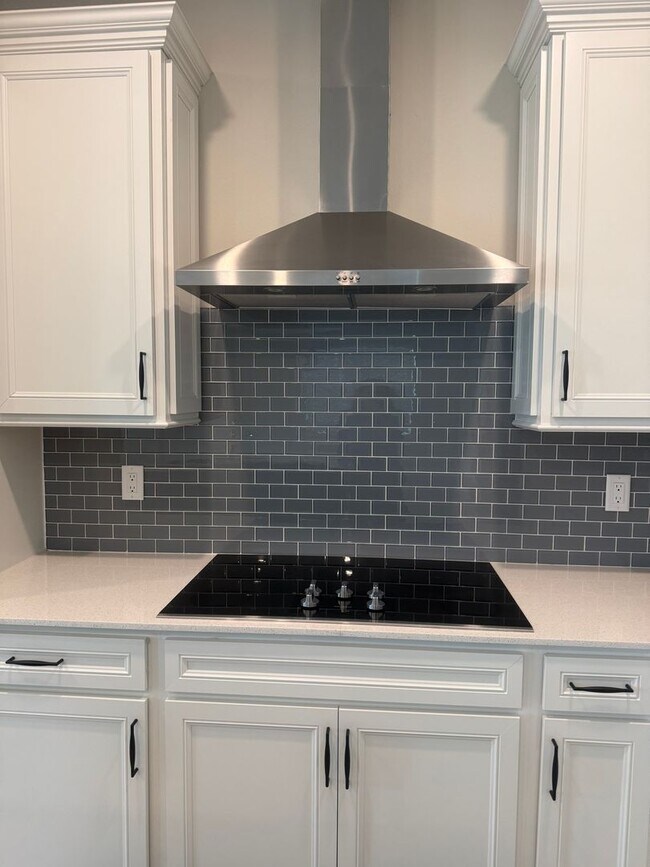 Building Photo - Lakeview Living with Bonus Flex Space & Resort-Style Amenities