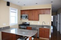 Building Photo - 142 Hillside St