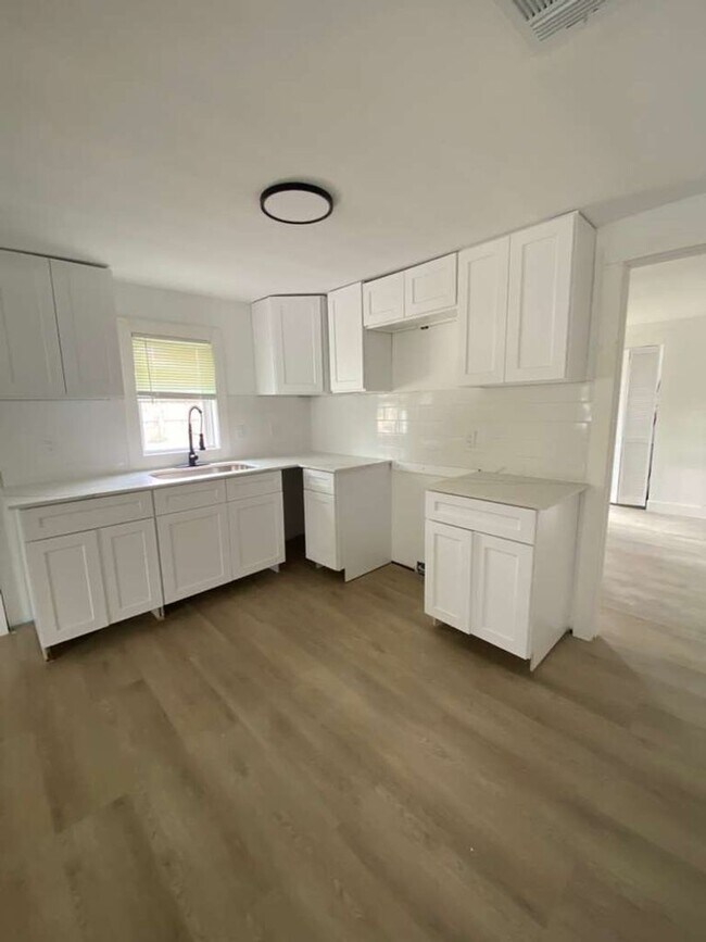 Building Photo - BEAUTIFUL HOME IN HOUSTON. MOVE IN READY!.